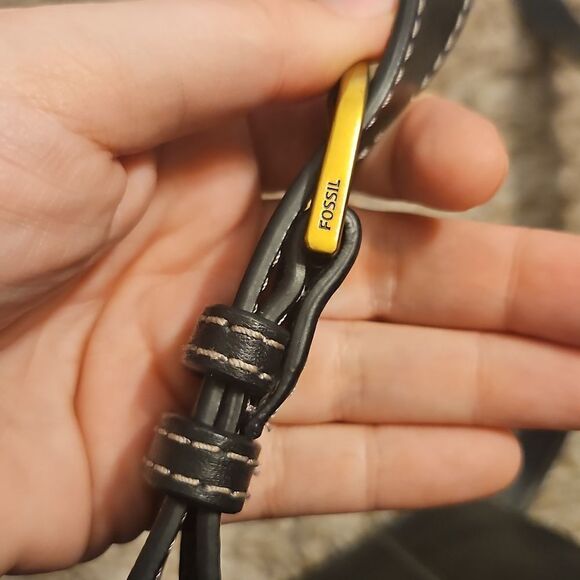 Fossil Heritage Mini Flap Pebbled Leather Crossbody Bag in Black - Picture 6 of 7